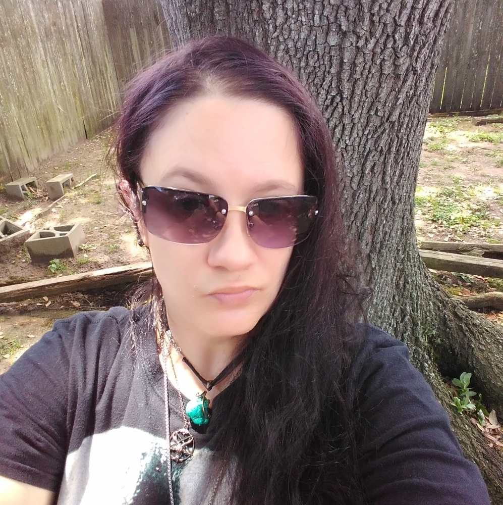 Meet your Posher, Liz